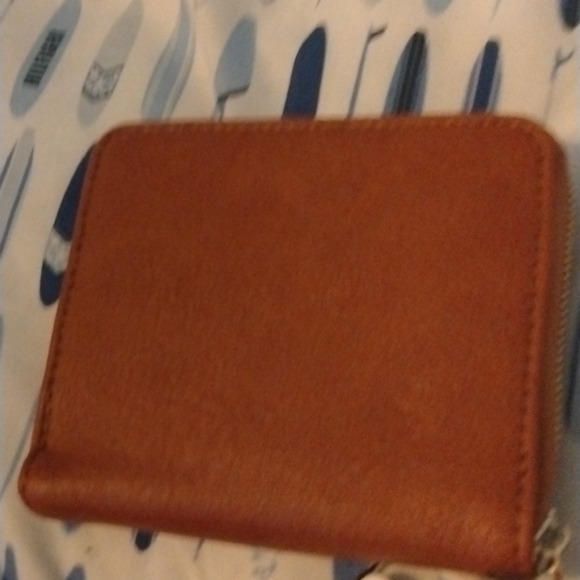 Guess wallet - Picture 2 of 4